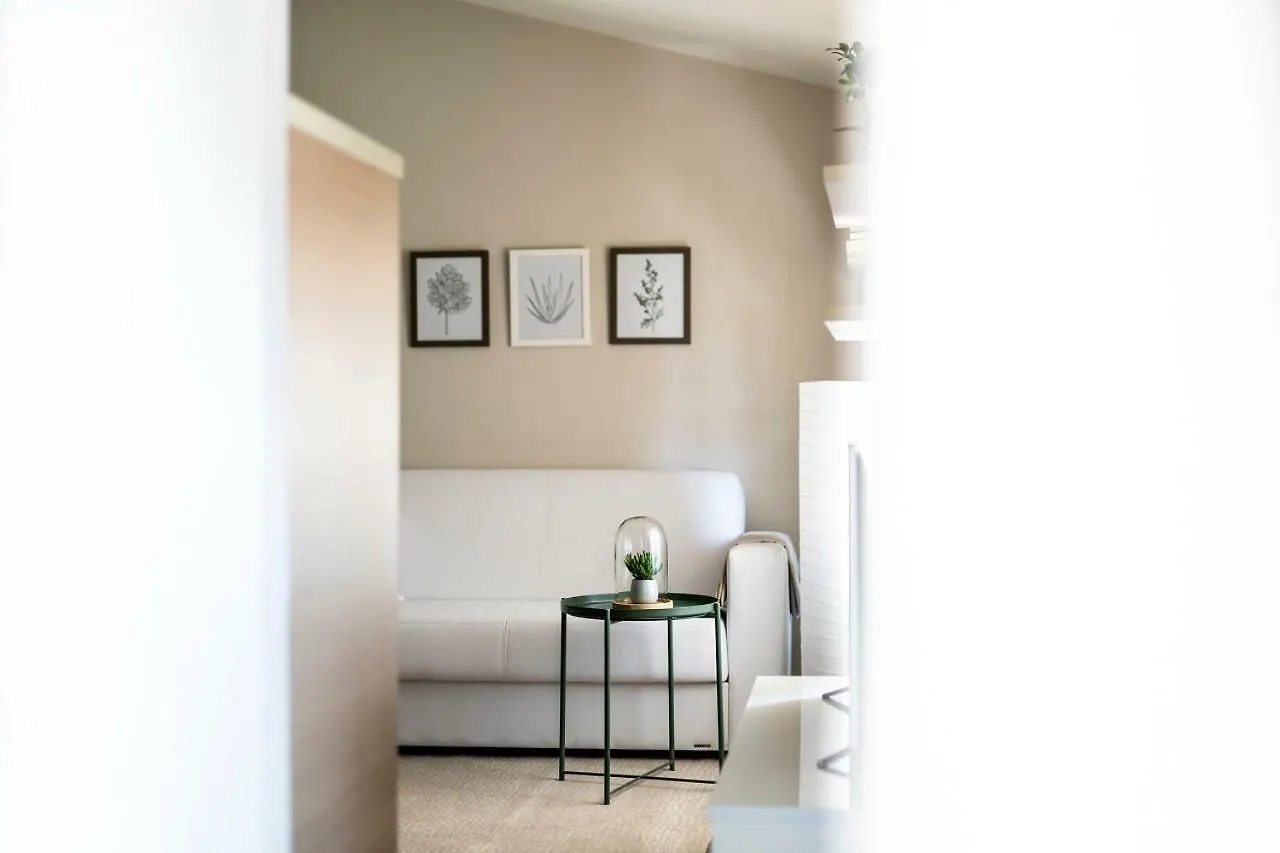 דסנזאנו דל גארדה L'Angelica Holiday Home מלון דירות דסנזאנו דל גארדה