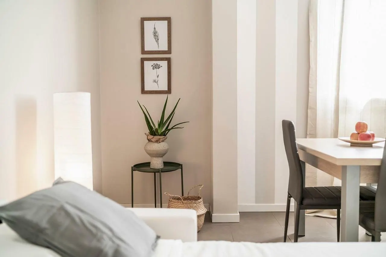 דסנזאנו דל גארדה L'Angelica Holiday Home 0*, דסנזאנו דל גארדה