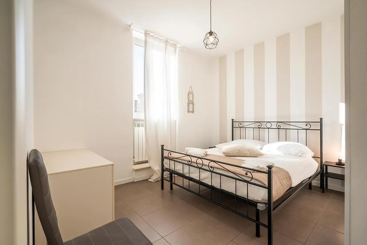 מלון דירות דסנזאנו דל גארדה L'Angelica Holiday Home איטליה