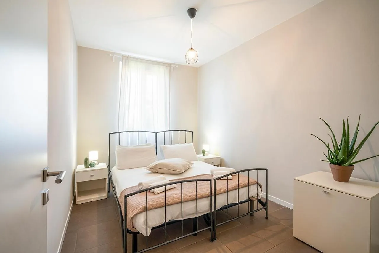 L'Angelica Holiday Home Desenzano del Garda 0*,