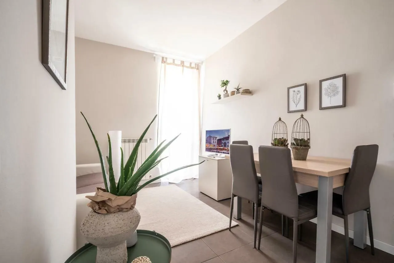 Lägenhetshotell L'Angelica Holiday Home Desenzano del Garda